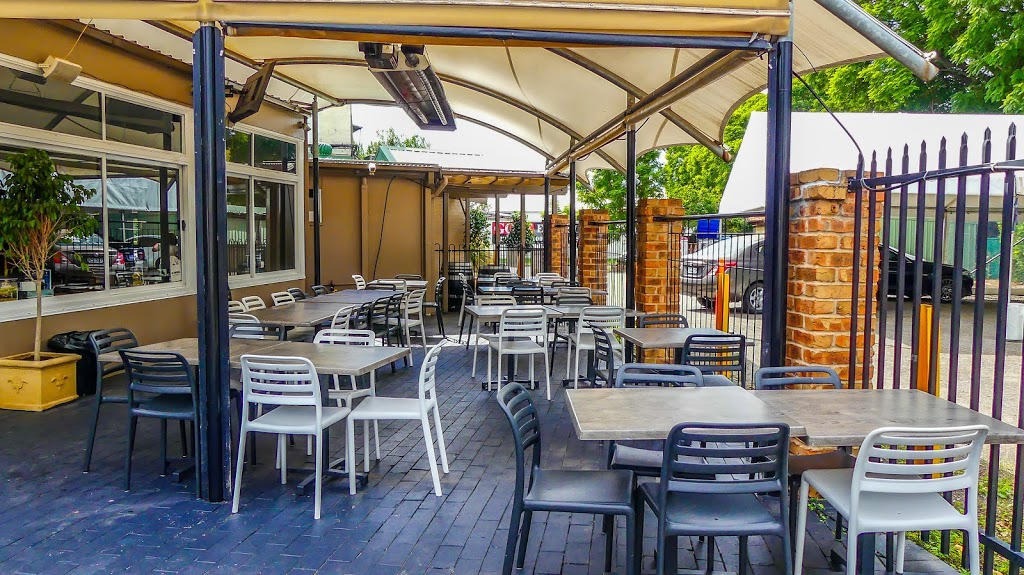 Imperial Hotel | 183-185 John St, Singleton NSW 2330, Australia | Phone: (02) 6572 1290