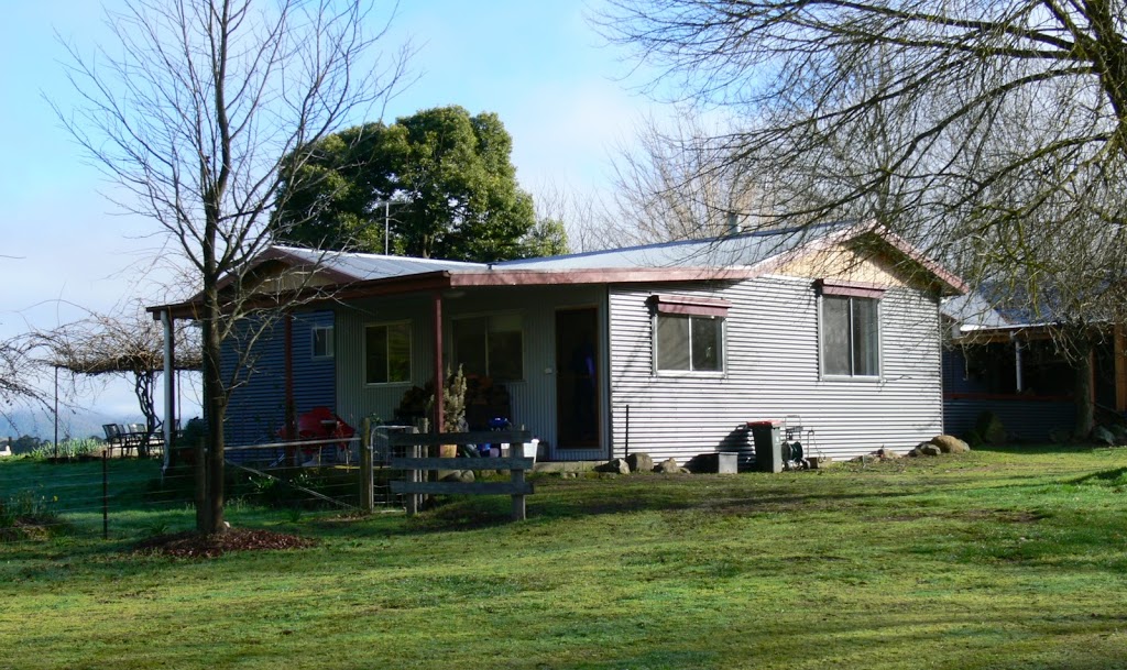 Bay Creek Guest House | 592 Redbank Mongans Rd, Mongans Bridge VIC 3691, Australia | Phone: 0409 754 497