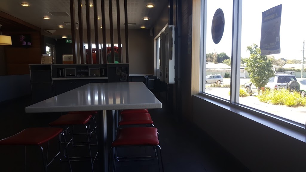 McDonalds Somerville | cafe | 49 Eramosa Rd W, Somerville VIC 3912, Australia | 0359780405 OR +61 3 5978 0405