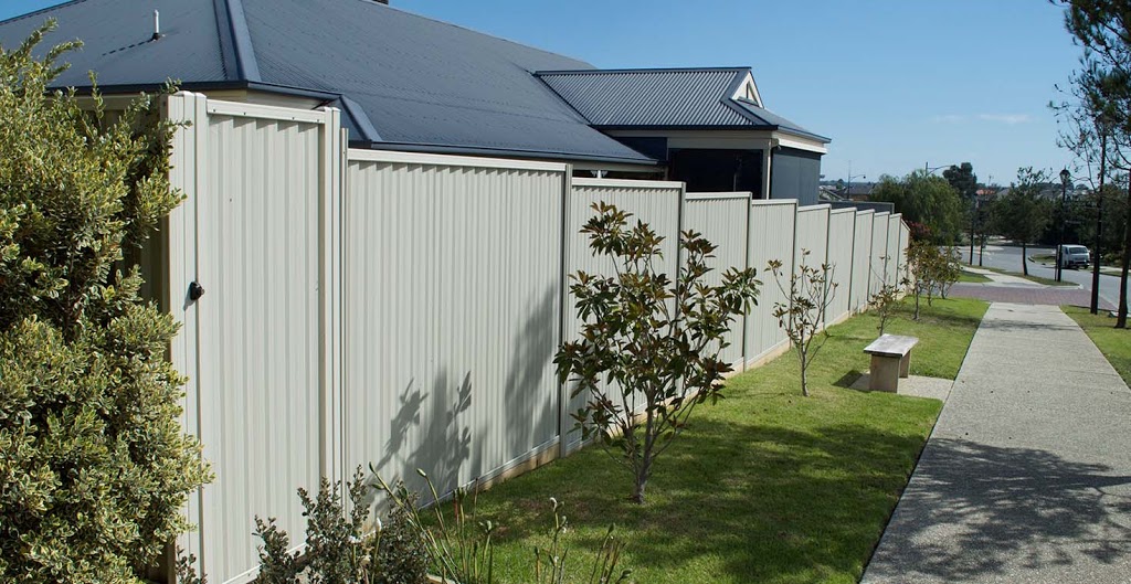 P&K Visser Fencing Contractors | 266 Brown Rd, Pakenham VIC 3810, Australia | Phone: 0427 049 633
