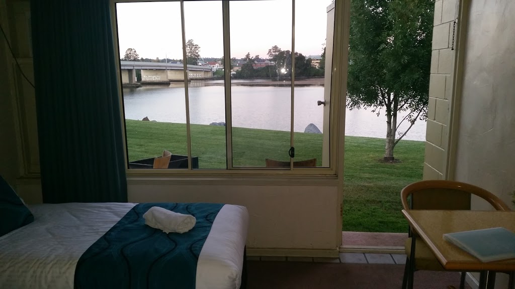 Moruya Waterfront Hotel Motel | lodging | 1-5 Princes Highway, Moruya NSW 2537, Australia | 0244744399 OR +61 2 4474 4399