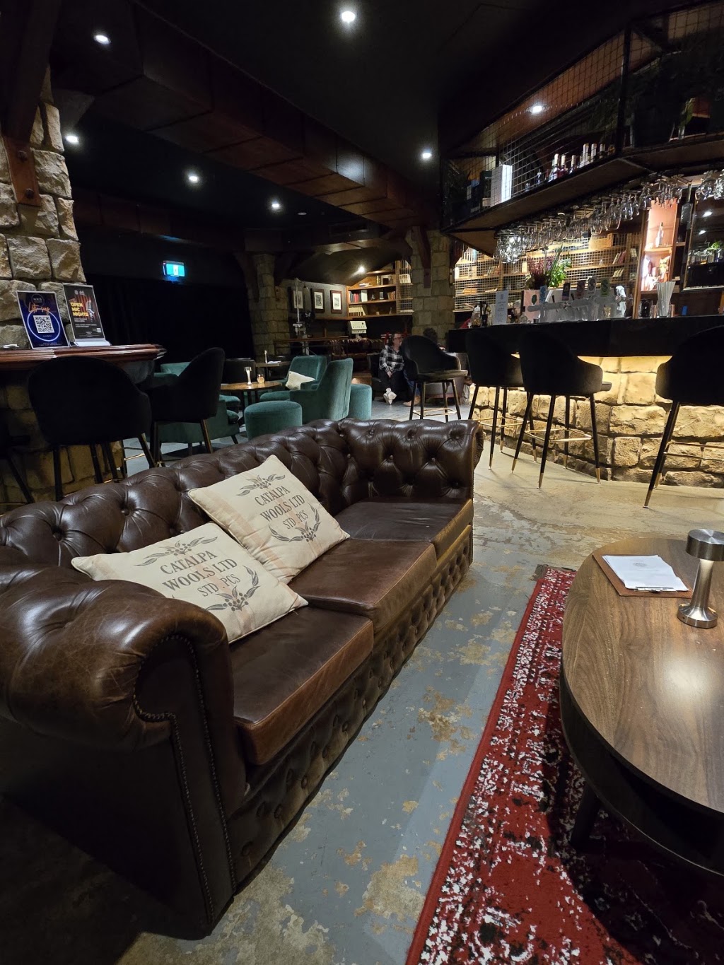 Two Doctors Whiskey Tavern | 1 Sublime Point Rd, Leura NSW 2780, Australia | Phone: (02) 4785 0000