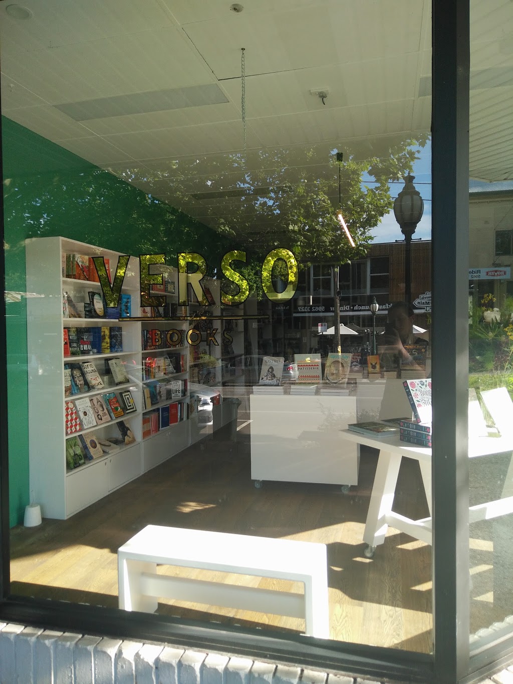 Verso Books | book store | 222 Maroondah Hwy, Healesville VIC 3777, Australia | 0359621781 OR +61 3 5962 1781
