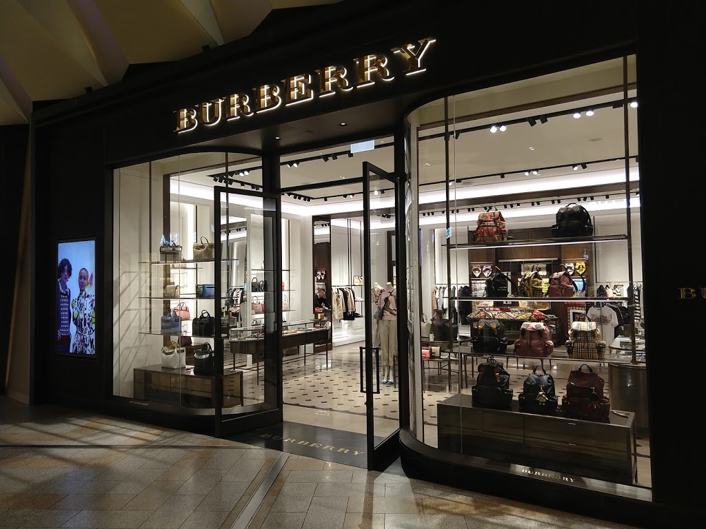 Burberry | clothing store | terminal 2, departures, Melbourne Airport VIC 3045, Australia | 0393105267 OR +61 3 9310 5267