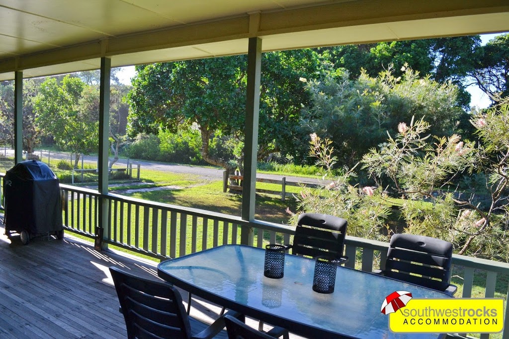 Beach House | lodging | 18 Bay St, Hat Head NSW 2440, Australia | 0265666116 OR +61 2 6566 6116