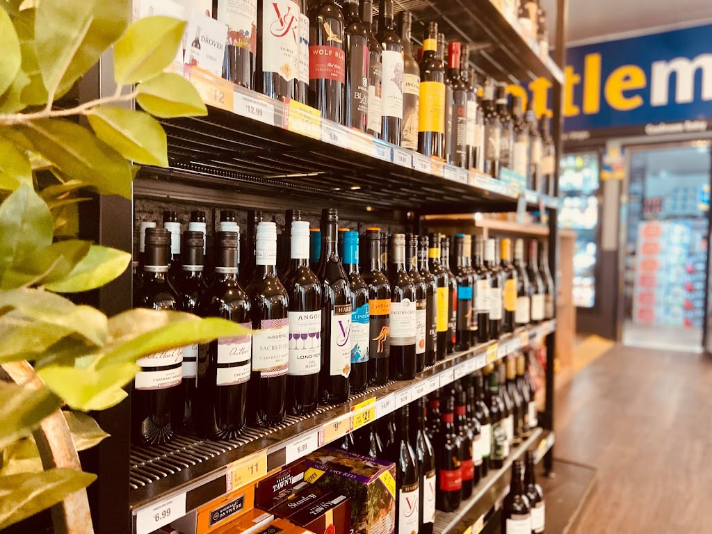 Lakeside Bottlemart | liquor store | 74 Benjamin Lee Dr, Raymond Terrace NSW 2324, Australia | 0249831700 OR +61 2 4983 1700