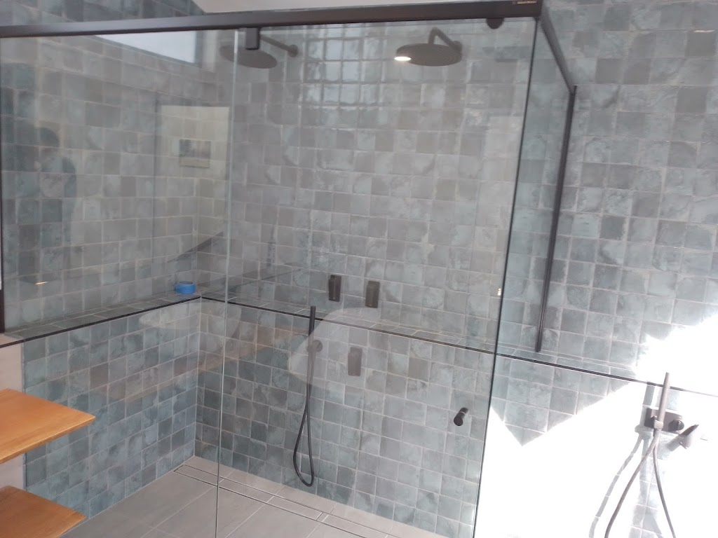Macksville glass | 10 Melaleuca Pl, Scotts Head NSW 2447, Australia | Phone: 0404 466 486
