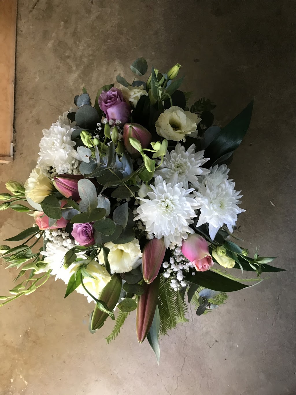Country Bunches Flowers & Gifts | florist | 65 Boorowa St, Young NSW 2594, Australia | 0263826677 OR +61 2 6382 6677