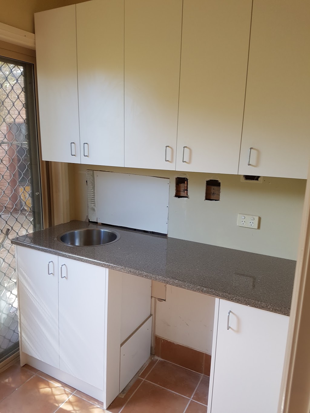 LG Creative Kitchens | 11 Podmore St, Dandenong VIC 3175, Australia | Phone: 0421 137 327