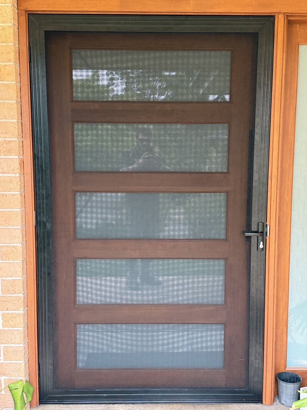 JSBL Security Screens and Doors | Unit 10/3 Fairmile Cl, Charmhaven NSW 2263, Australia | Phone: 0405 405 844