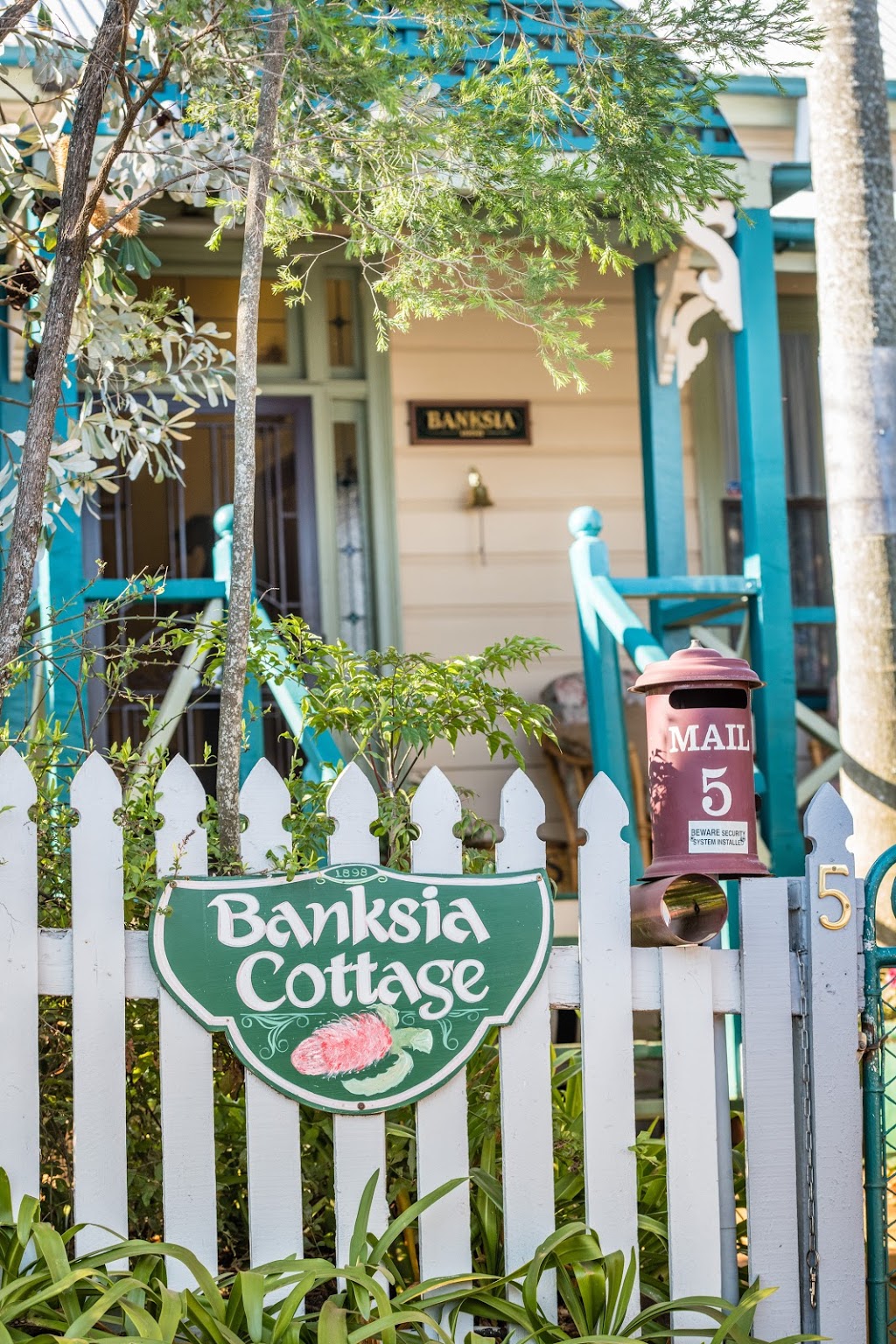 Banksia Cottage Toowoomba | 5 Norwood St, Toowoomba City QLD 4350, Australia | Phone: 0420 530 619
