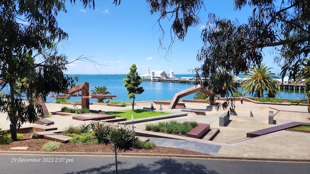 Western Beach | Western Foreshore Rd, Geelong VIC 3220, Australia | Phone: (03) 5272 5272