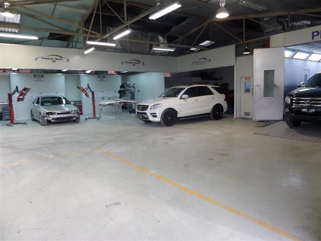 Eastland Body Repairs | 4 Molan St, Ringwood VIC 3134, Australia | Phone: (03) 9870 2144