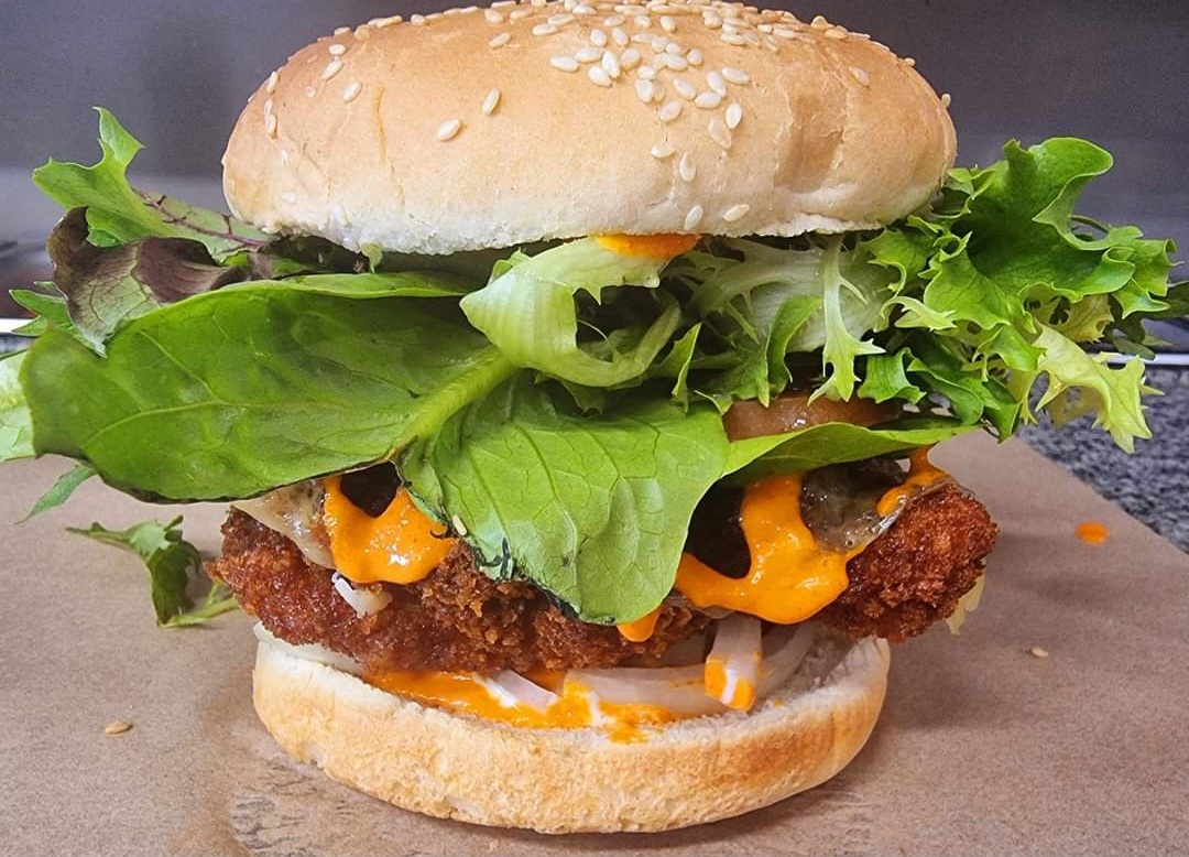 Hot Cow Burgers Sale | restaurant | 318 York St, Sale VIC 3850, Australia | 0427644810 OR +61 427 644 810