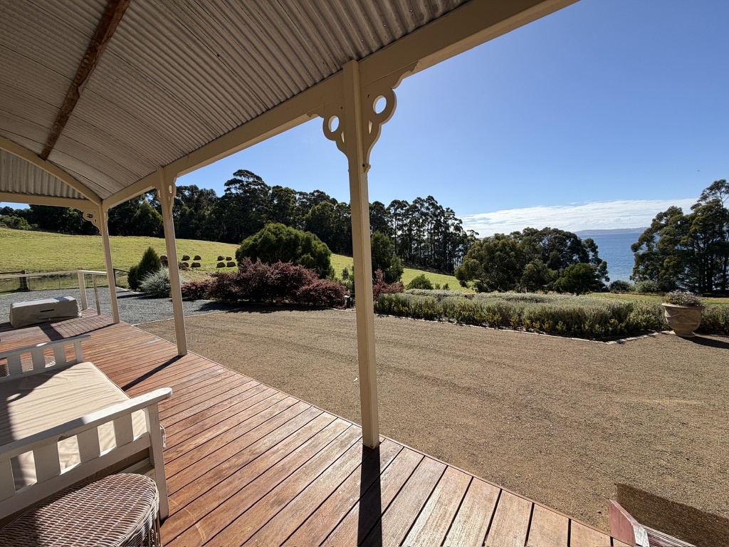 The Cottage at Flowerpot | 30 Flowerpot Jetty Rd, Flowerpot TAS 7163, Australia | Phone: 0403 860 488