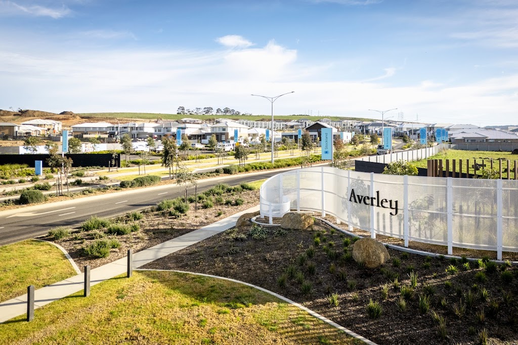 Stockland Averley Sales & Information Centre | 55 Apsley Pkwy, Nar Nar Goon North VIC 3812, Australia | Phone: 13 52 63