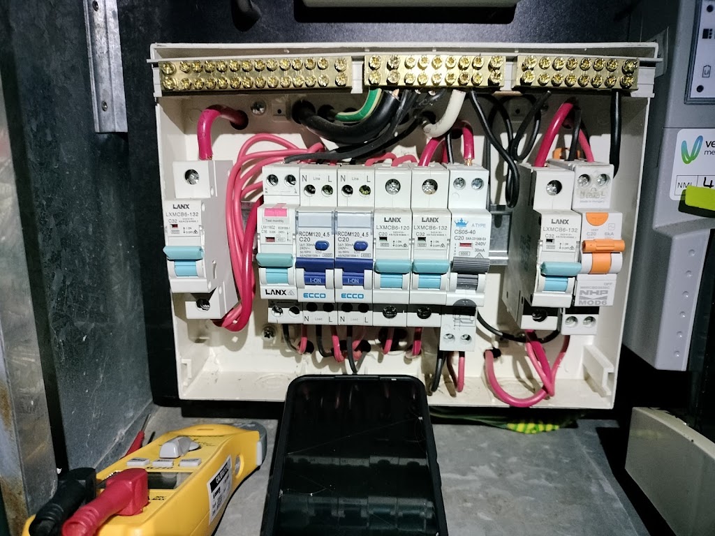 Flash Electrical and Data Electrician Blacktown | 30 Sparkle Ave, Blacktown NSW 2148, Australia | Phone: (02) 9139 8967