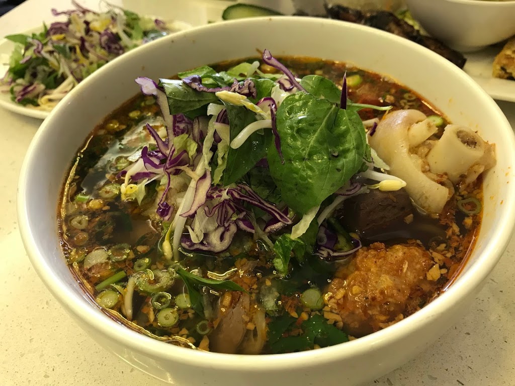 Super Bowl Pho & Bun Bo Hue | meal takeaway | 252 Victoria St, Richmond VIC 3121, Australia | 0390437458 OR +61 3 9043 7458