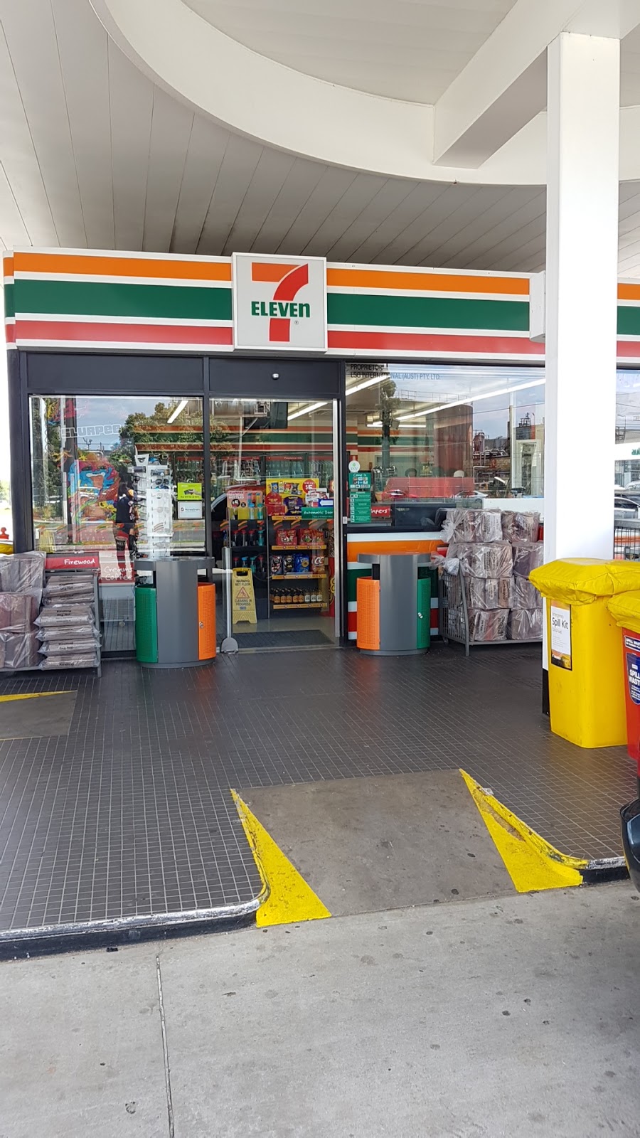 7-Eleven Altona | gas station | Cnr Millers Rd &, Kororoit Creek Rd, Altona North VIC 3018, Australia | 0393991771 OR +61 3 9399 1771