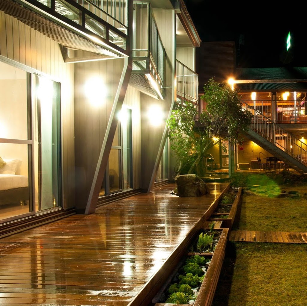 Mountain Dreaming Apartments | Lot 1 Great Alpine Rd, Hotham Heights VIC 3741, Australia | Phone: (03) 5759 3523