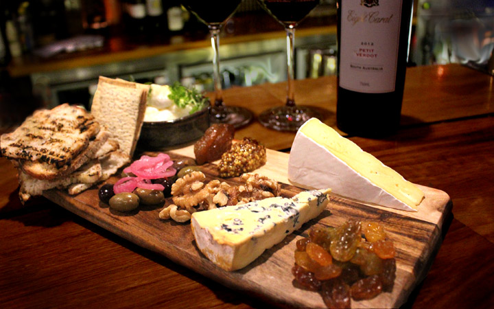 Knox Street Bar | 21 Shepherd St, Chippendale NSW 2008, Australia | Phone: (02) 8970 6443