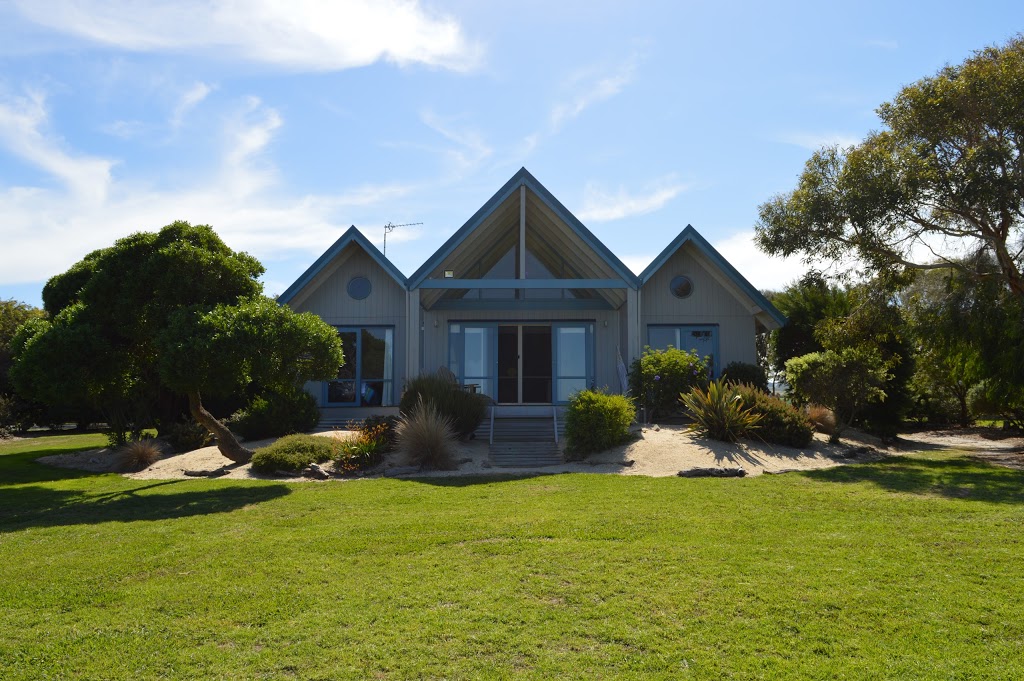 Bear Gully Coastal Cottages | lodging | 35 Maitland Ct, Walkerville South VIC 3956, Australia | 0356632364 OR +61 3 5663 2364