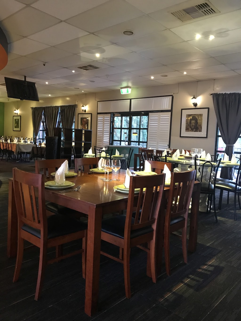 Tulip Thai Restaurant and Bar | 6/10 Old Princes Highway, Beaconsfield VIC 3807, Australia | Phone: (03) 9707 0091