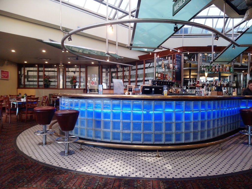 Topaz Bar & Restaurant Findon Hotel | 261 Grange Rd, Findon SA 5023, Australia | Phone: (08) 8445 7909