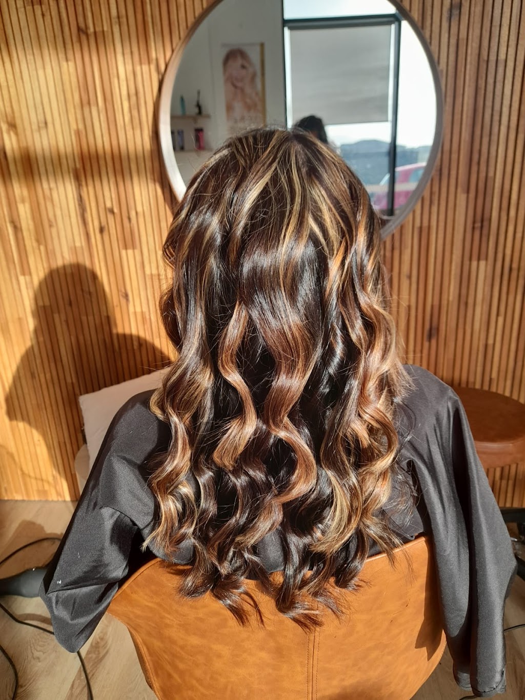 Creekside Salon | Shop 14, 770-720 Barwon heads Road, The village warralily shopping centre, Central Bvd, Armstrong Creek VIC 3217, Australia | Phone: 0469 820 038