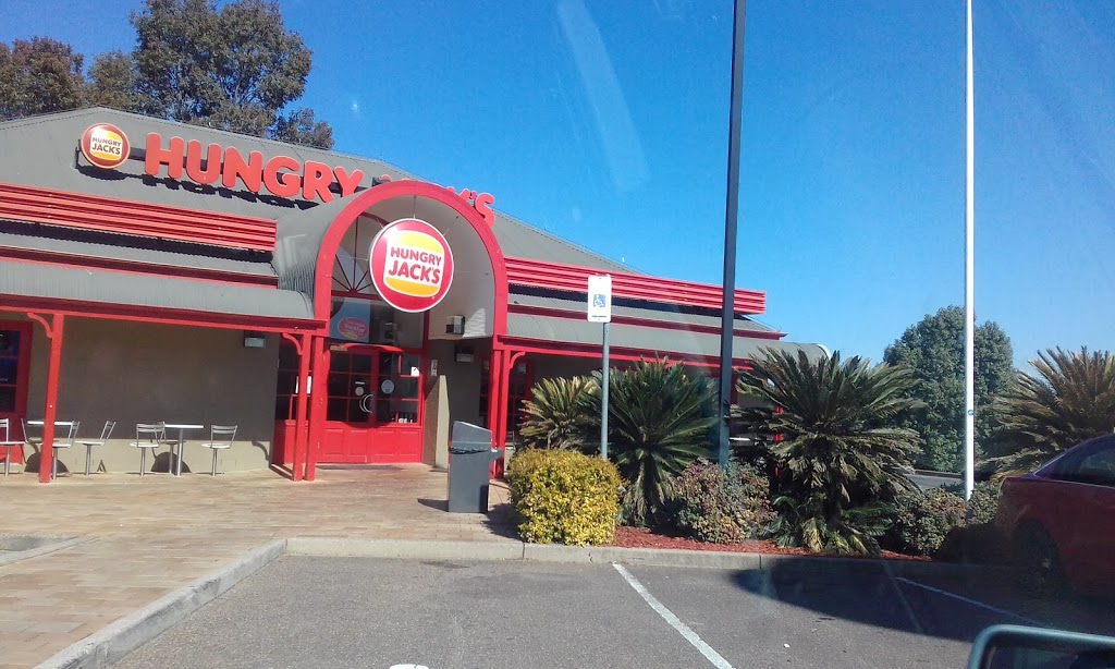 Hungry Jacks Tamworth | restaurant | 561 Peel St, Tamworth NSW 2340, Australia | 0267663611 OR +61 2 6766 3611