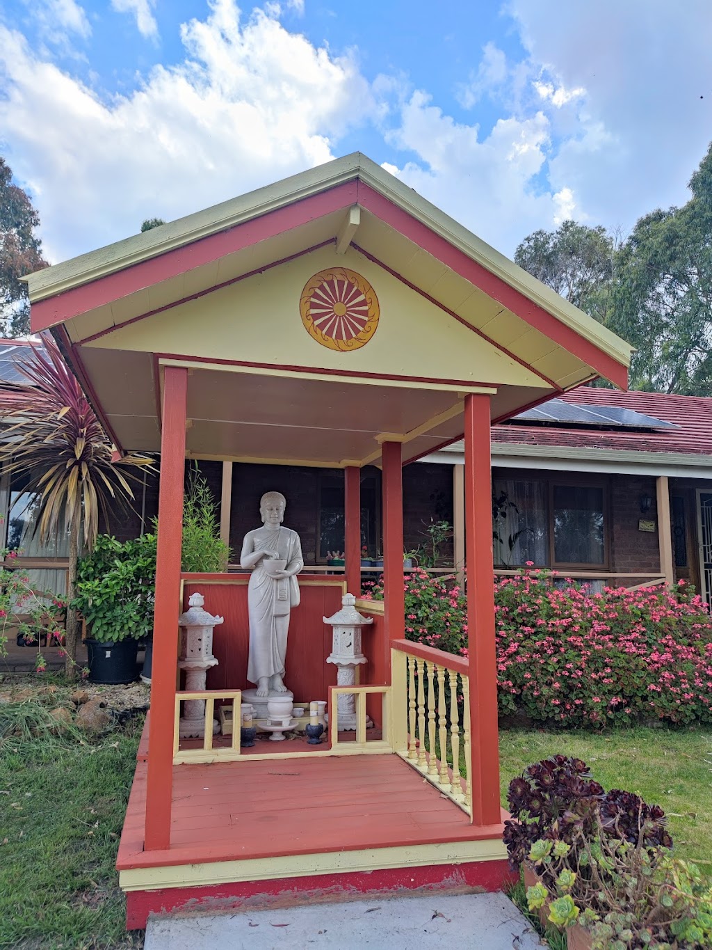 Watmai Buddhavongs | place of worship | 125 McGeorge Rd, Gisborne VIC 3437, Australia | 0354207891 OR +61 3 5420 7891