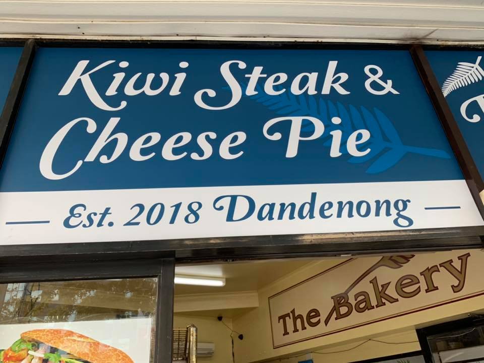 Kiwi Steak & Cheese Pie | bakery | 242 Lonsdale St, Dandenong VIC 3175, Australia | 0397933889 OR +61 3 9793 3889
