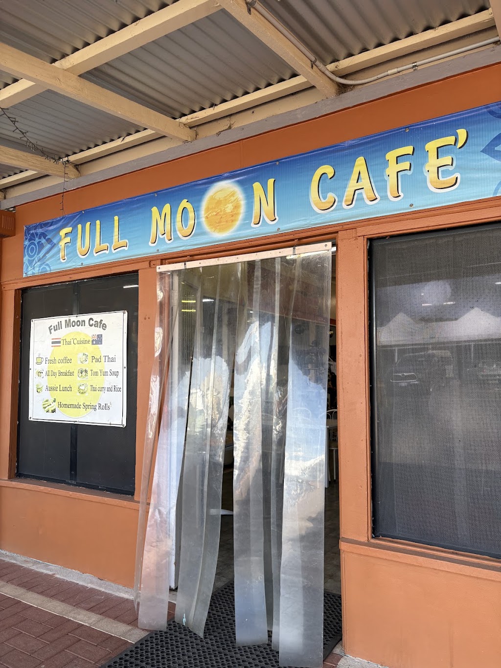 Full Moon Cafe and Thai Restaurant | 85B Roberts St, Norseman WA 6443, Australia | Phone: 0455 258 799