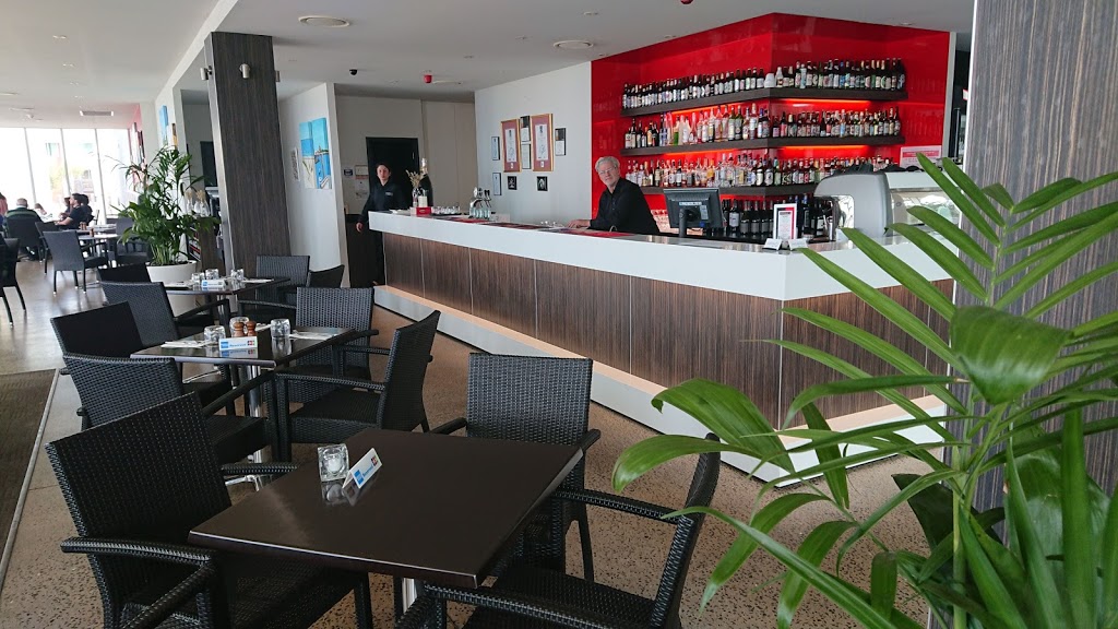 Portobello Food Kitchen Bar | 1-2 Tarni Court Waterfront, New Port SA 5015, Australia | Phone: (08) 8242 4444