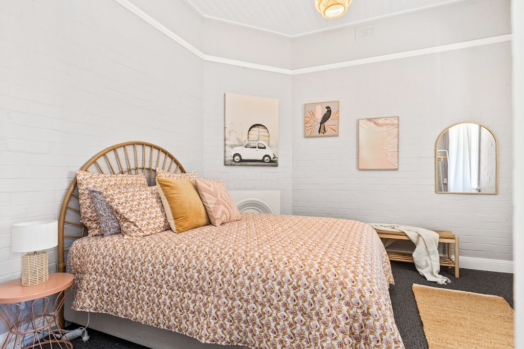 Clay Cottage Lithgow | 21 Silcock St, Pottery Estate NSW 2790, Australia | Phone: 0400 314 634