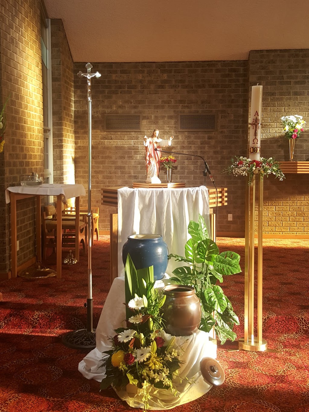 Saint Luke the Evangelist Parish | church | 46 Orchard Grove, Blackburn South VIC 3130, Australia | 0398772292 OR +61 3 9877 2292
