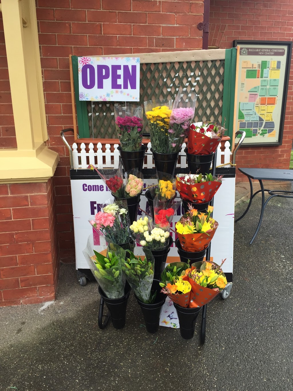 Forget Me Not Flower Cafe | Ballarat New Cemetery, The Gatehouse, 1201 Lydiard St N, Ballarat North VIC 3350, Australia | Phone: (03) 5331 2714