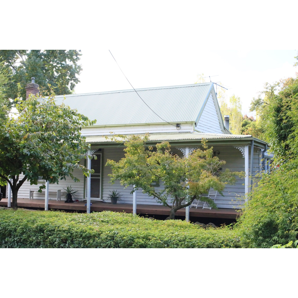 Whitty Cottage | lodging | 6181 Mansfield-Whitfield Rd, Whitfield VIC 3777, Australia | 0402914201 OR +61 402 914 201