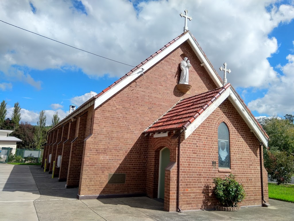 Sheil Memorial Catholic Church | church | 55 Menangle St, Picton NSW 2571, Australia | 0246832230 OR +61 2 4683 2230