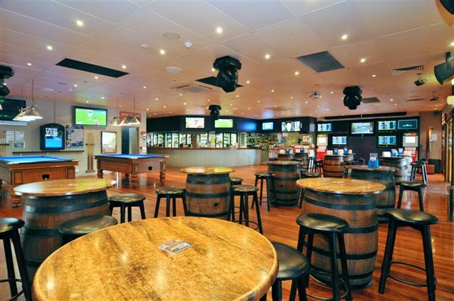 Agnes Water Tavern | store | 1 Tavern Rd, Agnes Water QLD 4677, Australia | 0749749469 OR +61 7 4974 9469