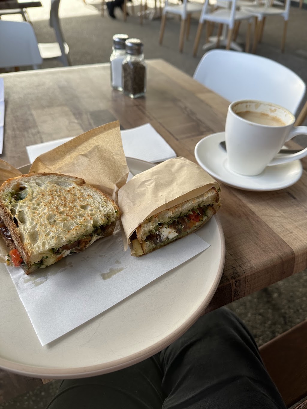 AM CAFE | 96-110 Bellmere Rd, Bellmere QLD 4510, Australia | Phone: 0430 078 363