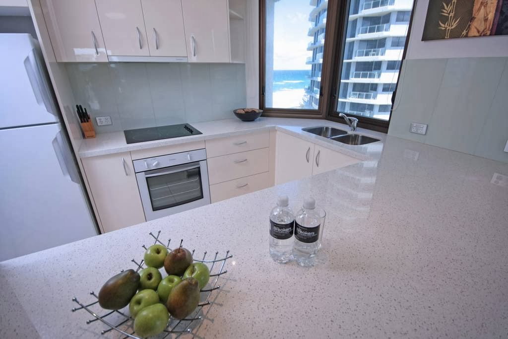 The Breakers Absolute Beachfront Apartments | lodging | 60 Old Burleigh Rd, Surfers Paradise QLD 4217, Australia | 0755385311 OR +61 7 5538 5311