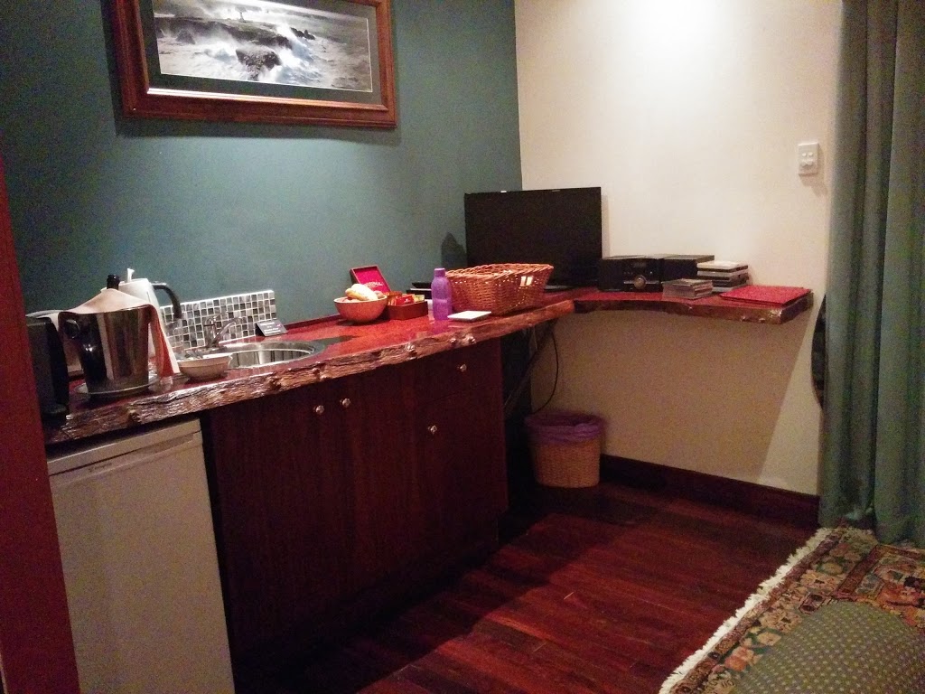 Lazy River Boutique Bed and Breakfast | 9 Wilson Rd, Pinjarra WA 6208, Australia | Phone: (08) 9531 4550