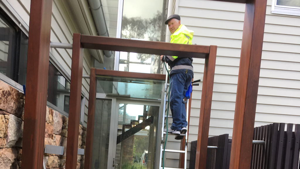 EziClean -Window Cleaning Service | 350 Bullumwaal Rd, Wy Yung VIC 3875, Australia | Phone: 0424 926 911