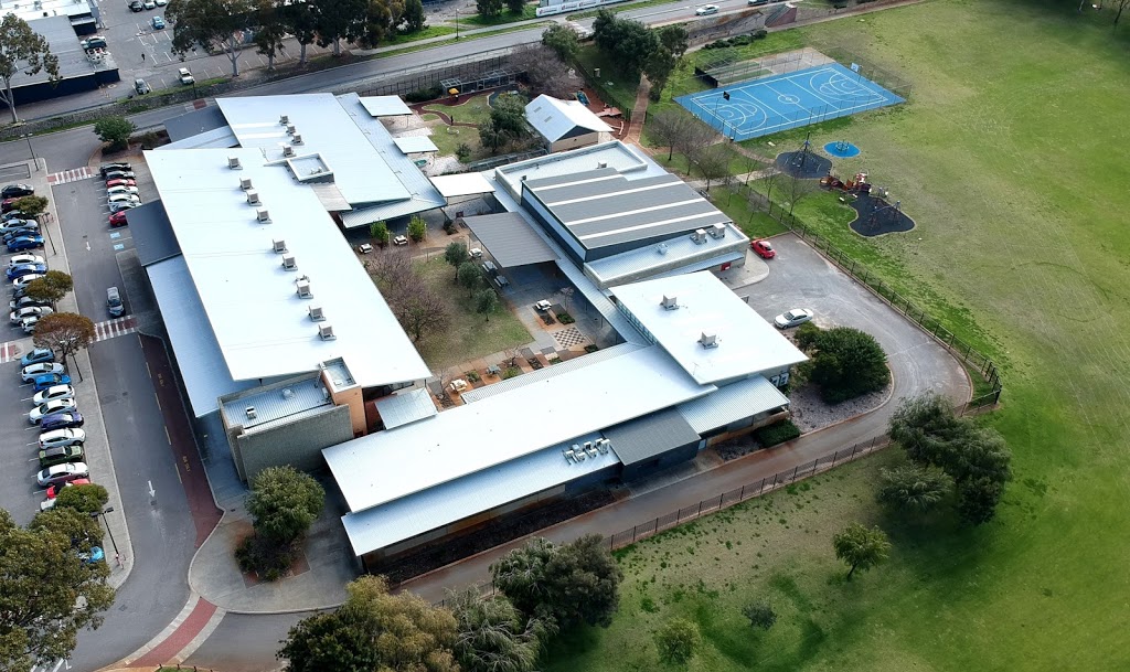 Coolbellup Community School | school | 15 Waverley Rd, Coolbellup WA 6163, Australia | 0893373268 OR +61 8 9337 3268