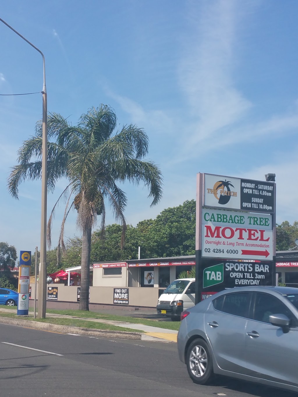 Cabbage Tree Motel | 1A Anama St, Fairy Meadow NSW 2519, Australia | Phone: (02) 4284 4000