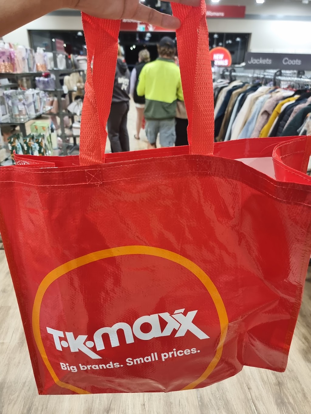 TK Maxx South Nowra | HomeCo South Nowra, 190-198 Princes Hwy, South Nowra NSW 2541, Australia | Phone: (02) 4421 7768
