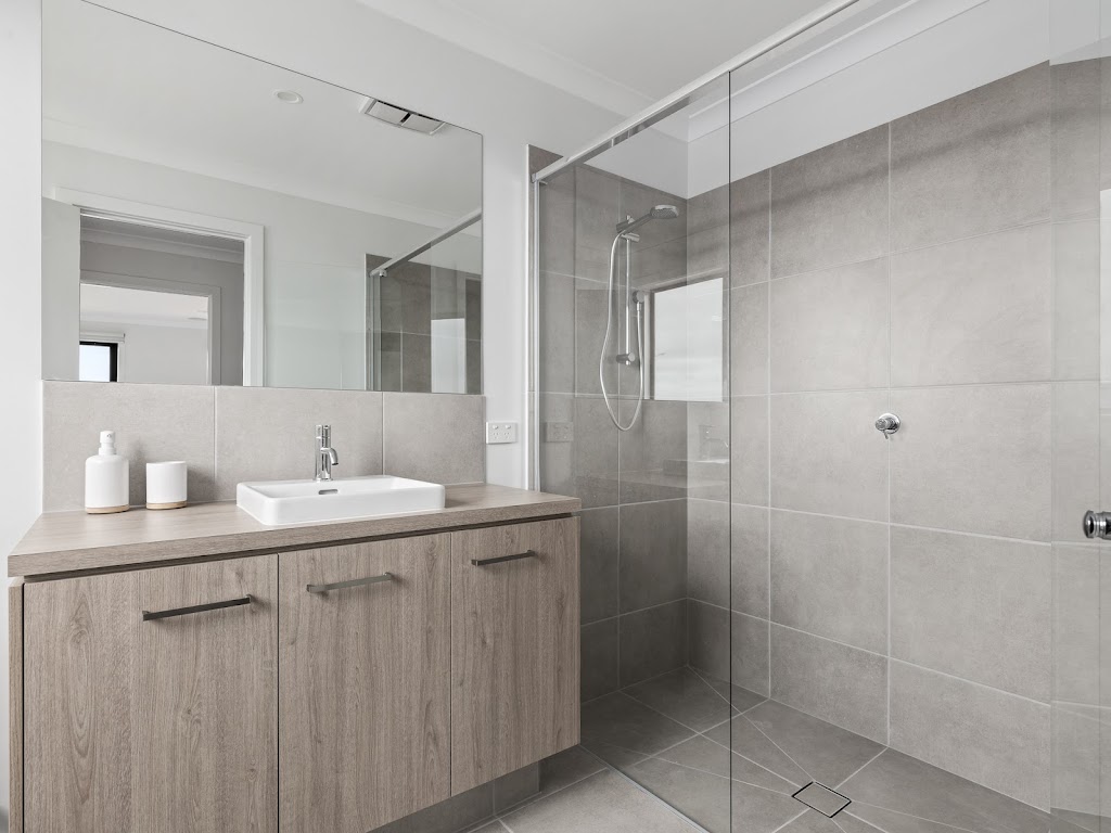 Geelong Homes - Lara Lakes | 457 Ohallorans Rd, Lara VIC 3212, Australia | Phone: (03) 5222 5522