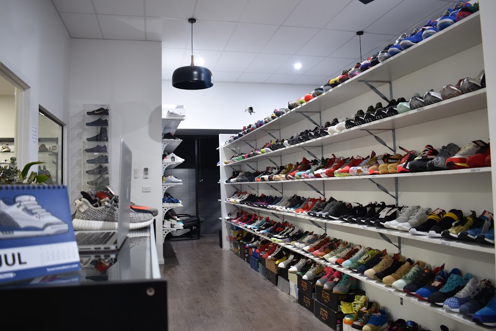 KICKSTW | clothing store | Factory 1/6A Railway Ave, Oakleigh VIC 3166, Australia | 0385242926 OR +61 3 8524 2926