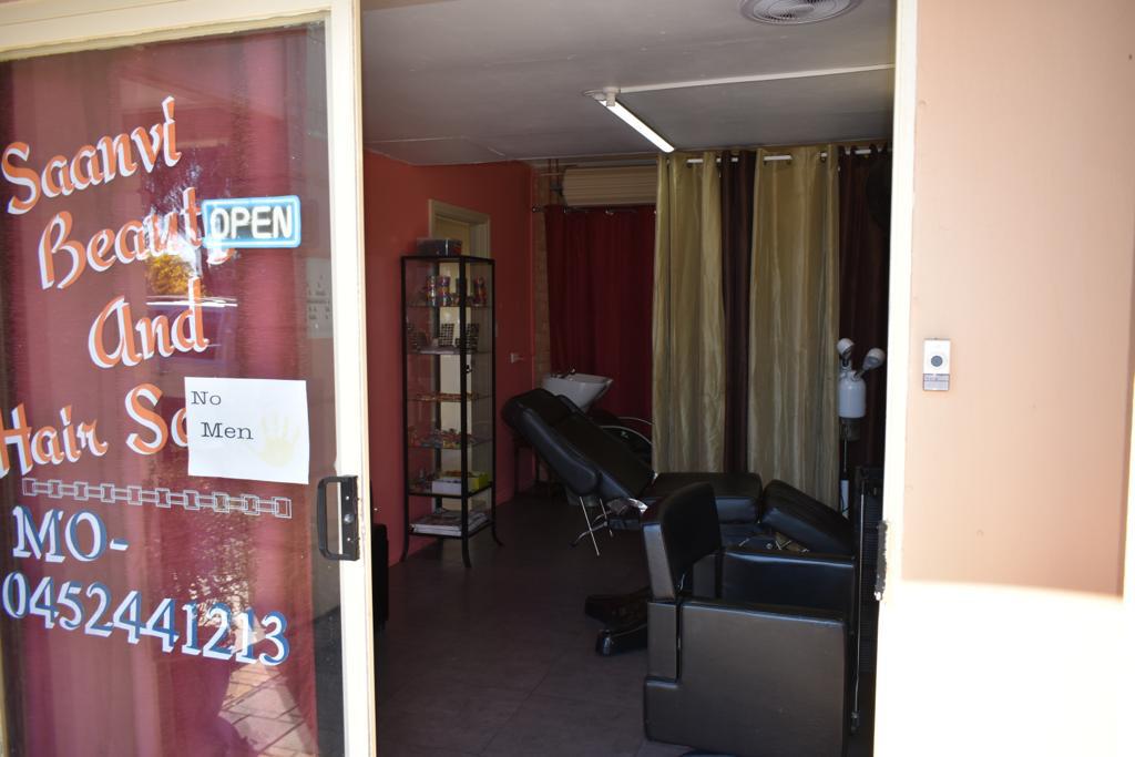 Saanvi Beauty and Hair Salon | 367 Torrens Rd, Kilkenny SA 5009, Australia | Phone: 0452 441 213